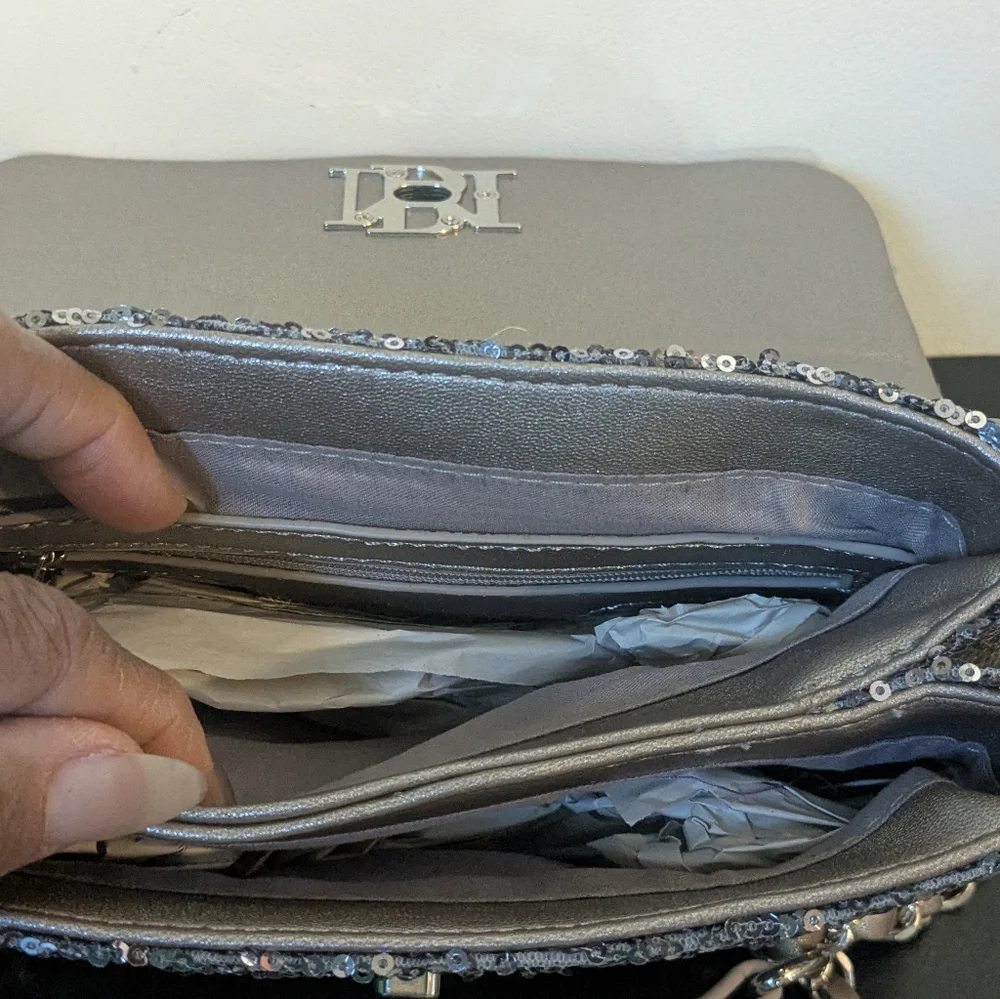 Badgley Mischka NWT  Sequin Message Pearl Strap Crossbody FREE PURSE PILLOW - Picture 4 of 9